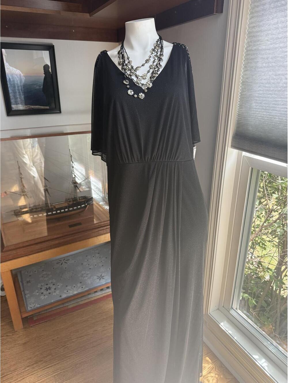 SLNY Black Sparkle Evening Dress Size 18 NWT Beaded Shoulders Necklace
